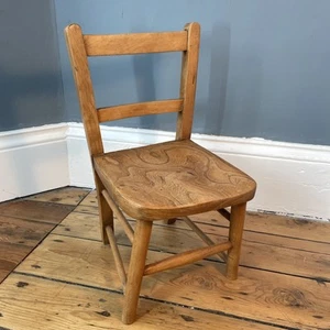 Vintage child chair made from elm - Picture 1 of 13