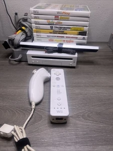 Nintendo Wii Video RVL-001 Game Night Bundle W/7 Games & Accessories - Picture 1 of 6