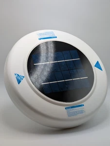 Solarbetriebener Pool-Ionisator | Tötet Algen, reduziert Chlor, 45.000 Gallonen - Bild 1 von 3
