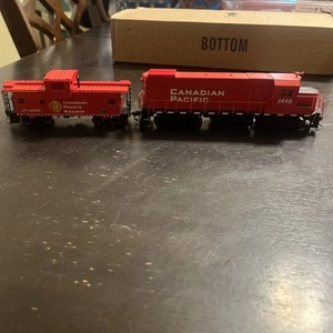 Walthers EMD GP15-1 - DCC sound Canadian Pacific Locomotive HO Scale - Picture 1 of 4