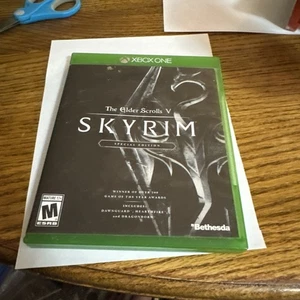 The Elder Scrolls V: Skyrim - Special Edition - Microsoft Xbox One - Picture 1 of 3