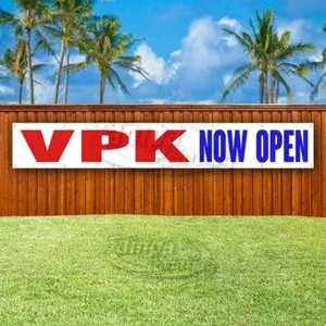 Insegna Bandiera Striscione Vinile Pubblicitario VPK NOW OPEN GRANDE TAGLIA XXL - Foto 1 di 6