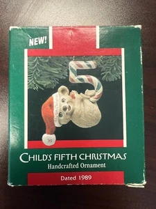 Ornamento Keepsake Hallmark bambino quinto Natale con scatola 1989 albero orso spedizione gratuita - Foto 1 di 1
