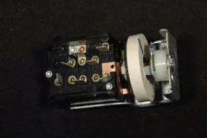 1974-78 AMERICAN MOTORS AMBASSADOR HEADLIGHT SWITCH   - Bild 1 von 1