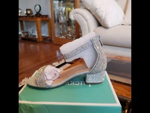 Little Girl Dress/Wedding shoes Size 1 - Picture 1 of 4