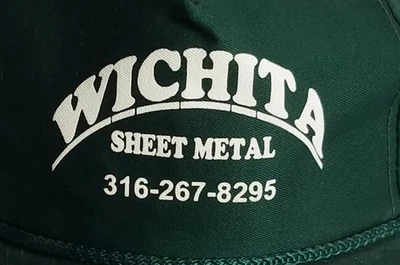 Chapa Wichita. Sombrero Snapback verde con cuerda. Chapa.  Soldadura. Foto 1 de 4