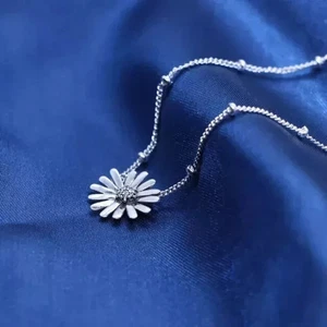 Round Cut Lab Created Diamond Women's Daisy Charm Pendant 14k White Gold Plated - Picture 1 of 5