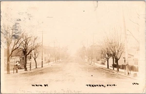 RPPC Main Street Scene Trenton, Ohio Dirt Road cartolina d'epoca c1910 KE12 - Foto 1 di 2