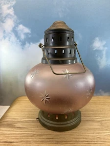 Lanterna candela vintage da appendere in ottone vetro rosa smerigliato con stelle incise 10 in - Foto 1 di 12