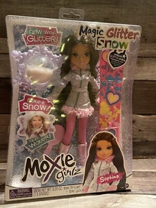 NUOVA BAMBOLA MOXIE GIRLZ SOPHINA GLITTER MAGICO SNOWBOARD GRIGIO ROSA CAPPOTTO MARRONE H - Foto 1 di 8