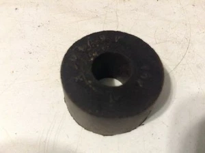 158759R1 - Un nuevo cojín amortiguador para tractores Farmall H, HV, M, MD, MDV - Imagen 1 de 3