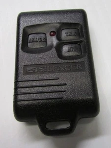 Silencer 3- Button Auto Alarm Remote Control - Bild 1 von 2