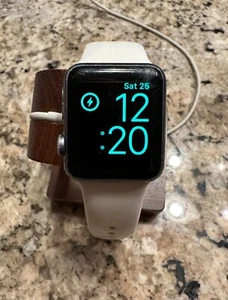 Apple Watch First Generation 38mm Aluminum Case White Sport Band - Picture 1 of 3