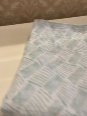 Manta de muselina verde y blanca unisex para bebé Aiden + Anais Foto 1 de 3