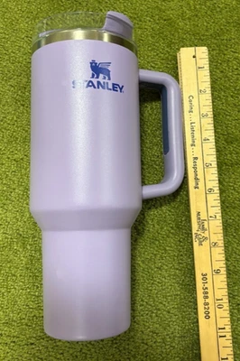 Garrafa de água Stanley Travel Tumbler Quencher 40 oz cabo de lavanda - Imagem 1 de 4