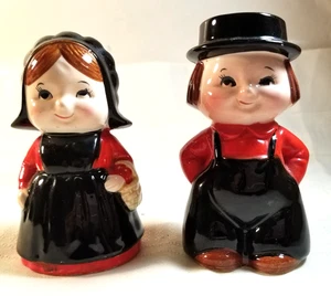 Vintage Norcrest Paar rot und schwarz dekorative Salz und Pfefferstreuer 4 Zoll - Bild 1 von 6