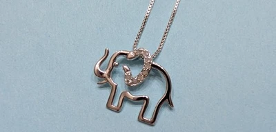 Collar de plata de ley con contorno de elefante con circonita cúbica y cadena de 18" Foto 1 de 4