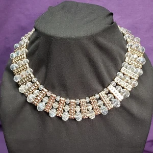 Klare facettierte Perlen roségoldfarbene Akzentstäbe Statement Halsband Halskette - Bild 1 von 10