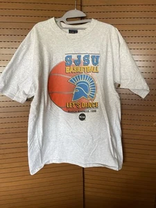 1996 NCAA Spartans Tee March Madness Basketball 26x21 - Picture 1 of 4
