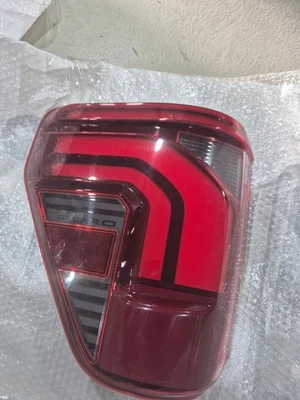 Luz trasera led con punto ciego ford f150 2024-2025 Foto 1 de 3