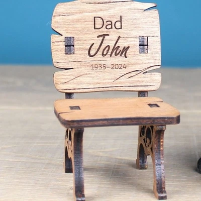 Estatuilla de silla y linterna de madera personalizada grabada estatua conmemorativa Foto 1 de 4