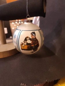 Vintage 1982 "Un niño conoce a su perro" Norman Rockwell Navidad redondo 3" adorno - Imagen 1 de 9