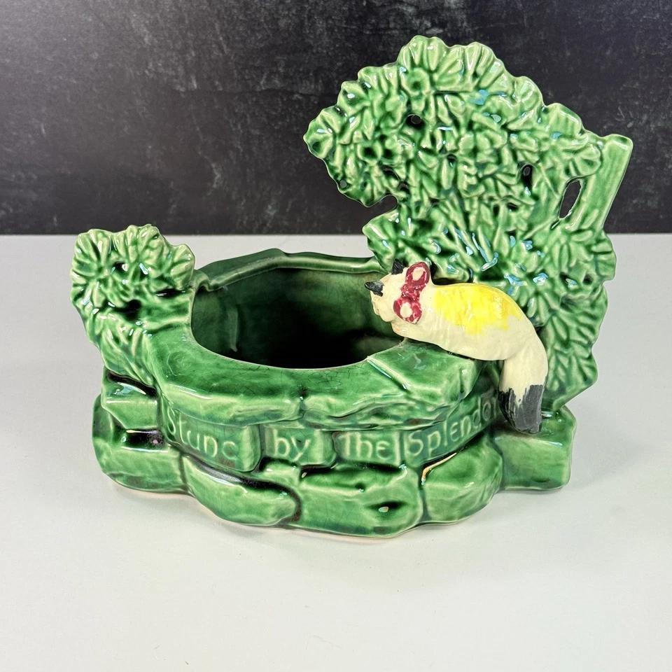 1957 McCoy Cat at Well Planter Stung by the Splendor of a Sudden Thought GREEN - Image 1 of 4