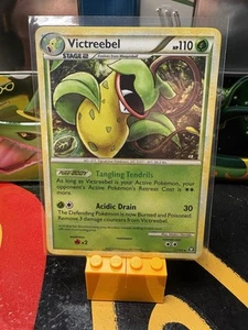 Victreebel 12/102 Triumphierende Holo Rare Pokemon Karte  - Bild 1 von 2