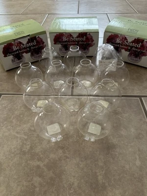 Florero con soporte para tarjeta de colocación de vidrio soplado a mano 11 Two’s Company estar sentado 1 seco 1 Foto 1 de 4