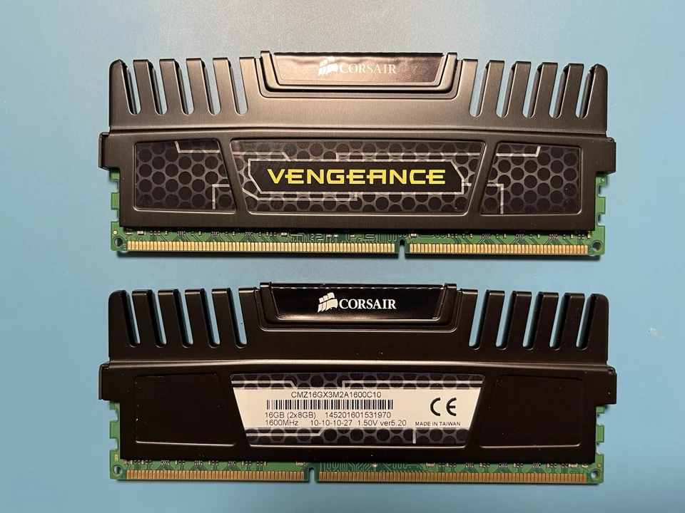Corsair Vengeance 16GB (2X8GB) CMZ16GX3M2A1600C10 DDR3 PC3-12800 1600MHz Memory - Image 1 of 1