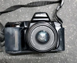Minolta Maxxum Camera Dynax 3xi 35 mm 35-80 mm Lens & 75-300 mm Quantaray Lens - Picture 1 of 3
