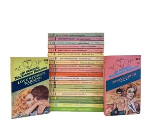 An Original MacFadden Romance x 22 Vintage Romance Books PB 1979 Cover Art RARE! - Foto 1 di 15