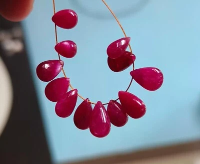 Потрясающий 25cts натуральный красный рубин гладкий Briolette бусина 12 шт. для ювелирных изделий - Изображение 1 из 4