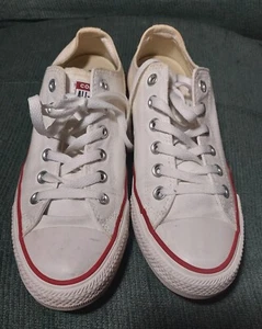 Converse Chuck Taylor Sneakers Mens Size 7 (Womens Size ) - Picture 1 of 5