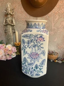 VINTAGE CHINESE LARGE FLOWER VASE PAINTED FLOWER AND LEAF DESIGN ANTIQUE STYLE - Picture 1 of 7