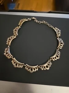 Collar Gargantilla Vintage Monet Tono Dorado Estilo - Imagen 1 de 4