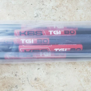 Brandneu 720 $ KBS Tour Graphit TGI 80 3-PW & 3 Keilschäfte 0,355 Durchmesser - Bild 1 von 2