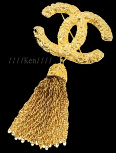 CHANEL Brooch AUTH Coco chain Gold Logo Lava Rare Vintage Brooch Metal GP - Picture 1 of 7