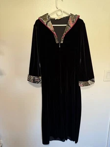 Diamond Tea Half Zip Robe VTG Black Velour with Quilted Trip Womans M/L - Picture 1 of 7