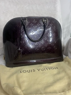 Bolso de Mano Louis Vuitton Alma Borgoña Vernis Charol Foto 1 de 4