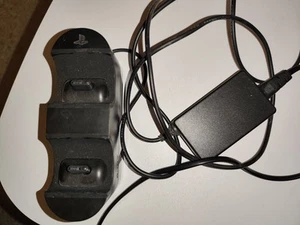 Station de charge Sony pour 2 manettes PS4 - Photo 1/2