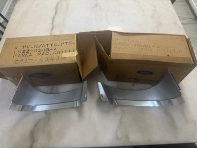 Nuevo de Lote Antiguo Ford Mustang 1969 LH RH Panel de Apertura Parrilla Extensión Molduras Boss 302 69 Foto 1 de 4