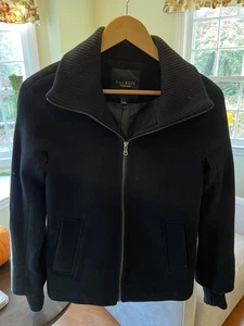 Gently Used Women’s Size 2 Wool Coat. Excellent condition. Get ready for winter. - Picture 1 of 3