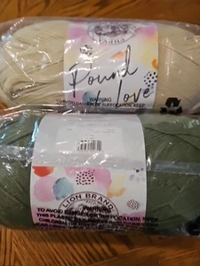 2 NUOVI LION BRAND POUND of LOVE filato maglia all'uncinetto 16 oz verde oliva VANIGLIA - Foto 1 di 6
