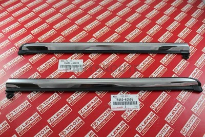 Moldura de cinturón trasero Toyota Land Cruiser Prado Lexus GX470 2003-2009 OEM  Foto 1 de 4