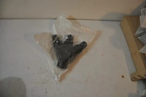 Leviton 301-16A23-E Connettore Blocco Camme Serie 16, Maschio a 3 Connettori Femmina - Foto 1 di 2