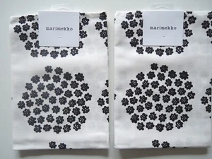 Toalla de té negra Marimekko Puketti x 2 piezas. Tela Annika Rimala - Imagen 1 de 3