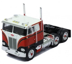 Pacemaker Peterbilt 352 - 1979 - rosso/bianco - IXO 1:43 - Foto 1 di 6