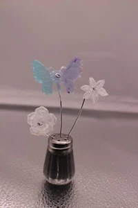 Mini Salt Shaker Resin Flowers - Picture 1 of 1