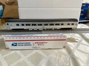 HO SCALE Walthers LONG ISLAND RAILROAD PASSENGER SILVER STREAK CUSTOM Painted - Picture 1 of 4